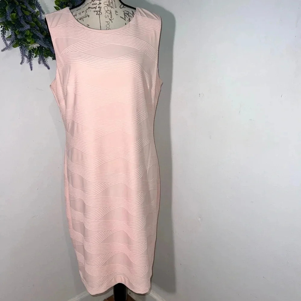 Tommy Hilfiger, 16, pink sleeveless lined ribbed rear zip logo charm sheath midi